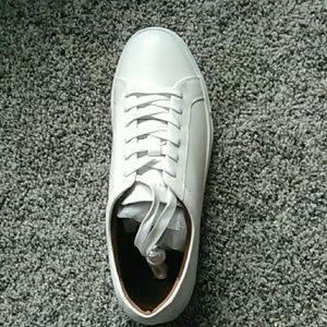 Mens tennis shoes